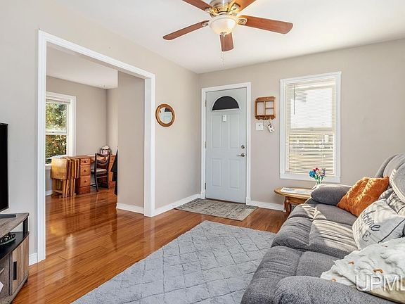 2nd image of 213 Pinehurst St