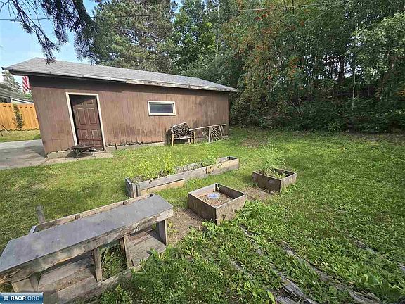 5th image of 40 Vermillion Dr