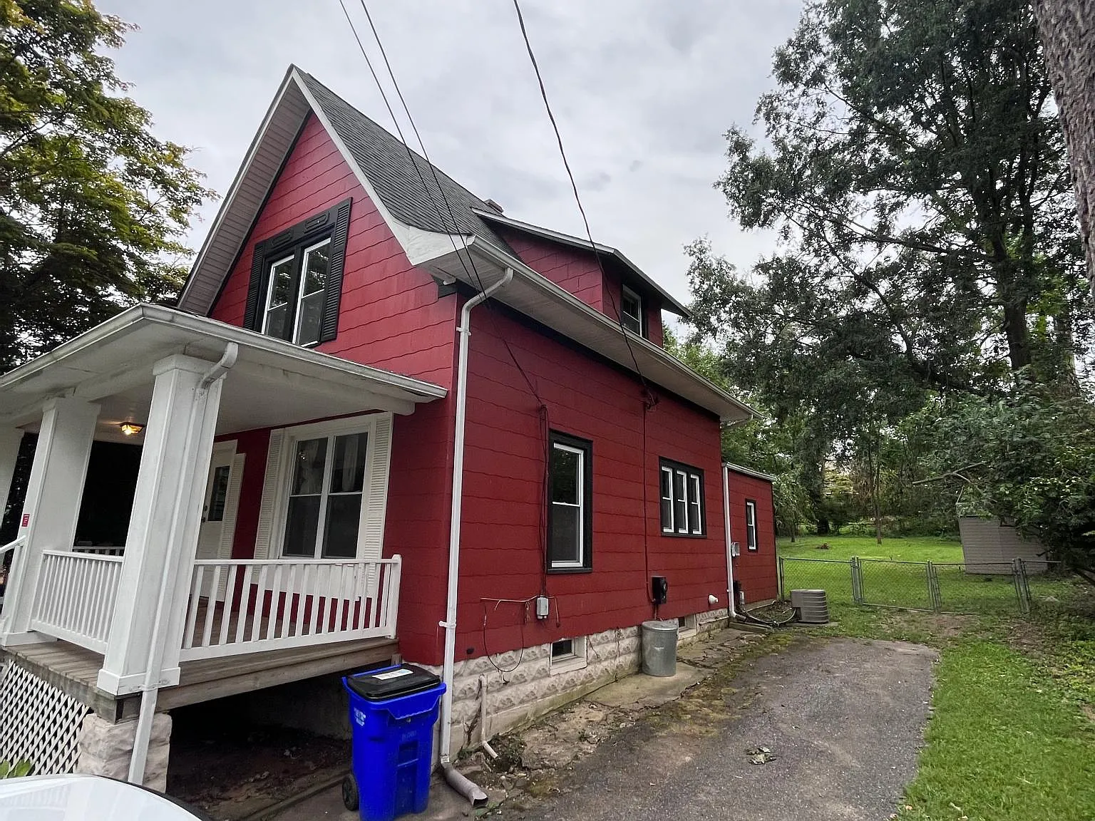 4 bed, 1.5 bath, 1122 sqft, $3,225 — Photo 4