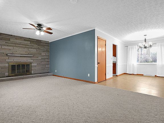 4th image of 920 Hillsdale Dr