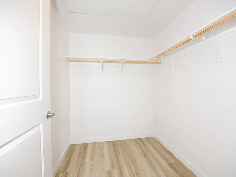 Rising Sun Apartments — Photo 8