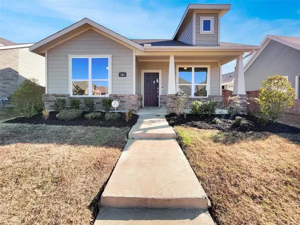 1984 Sunnybrook Dr, Heartland, TX 75126