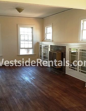 3rd image of 1032 N Edgemont St