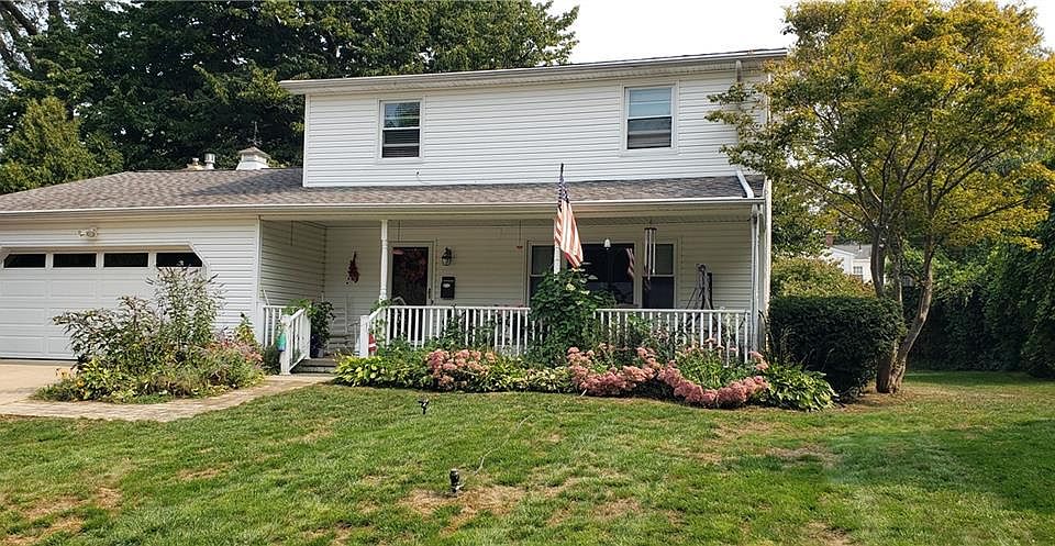 1st image of 611 Rondeau Dr