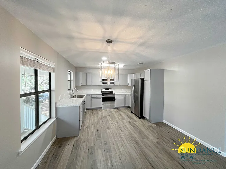 45 Warwick Dr — Photo 6
