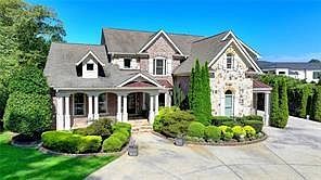 1st image of 1375 Tree Ln