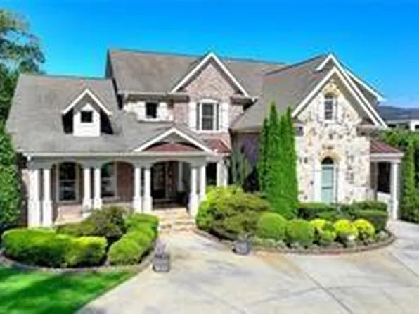 1375 Tree Ln, Snellville, GA 30078