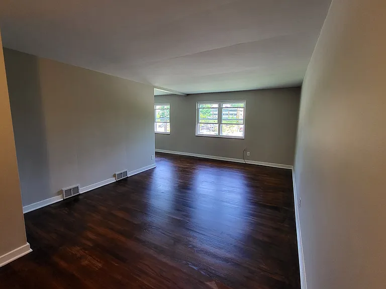 201 E Swissvale Ave #5 — Photo 8