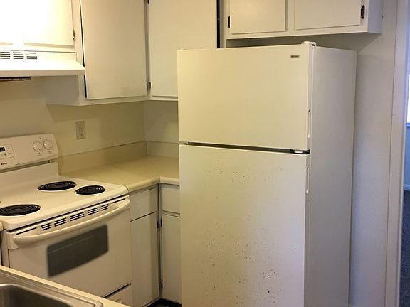 5th image of 819 E Lemon St APT 13