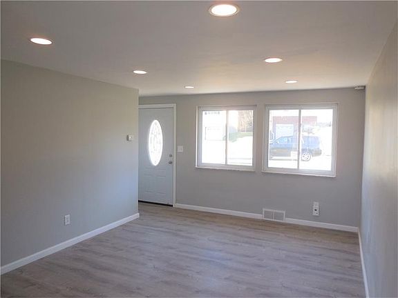 4th image of 767 Cottonwood Dr