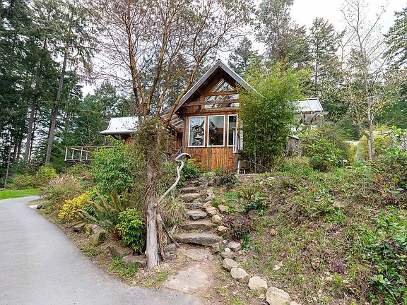 2nd image of 375 Village Bay Rd