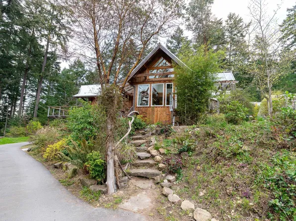 375 Village Bay Rd, Southern Gulf Islands, BC V0N 2J2
