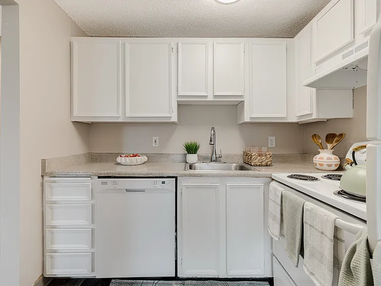 Moreland Place Apartments — Photo 2