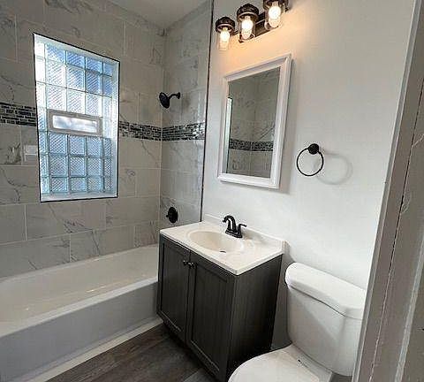4th image of 1830 Indianapolis Blvd #4