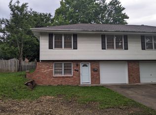 1005-1007 NW Range St, Blue Springs, MO 64015