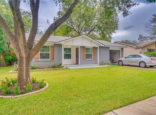 1402 Glynn Oaks Dr, Arlington, TX 76010
