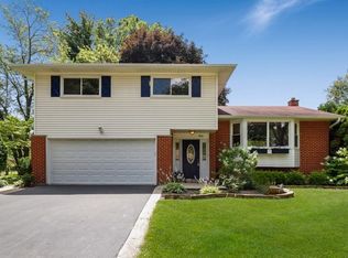 941 Rose Ln, Wheeling, IL 60090