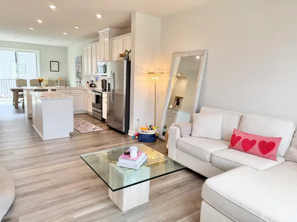 3735 S Tryon St, Charlotte, NC 28217