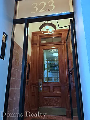 Rented by Domus Realty | media 5