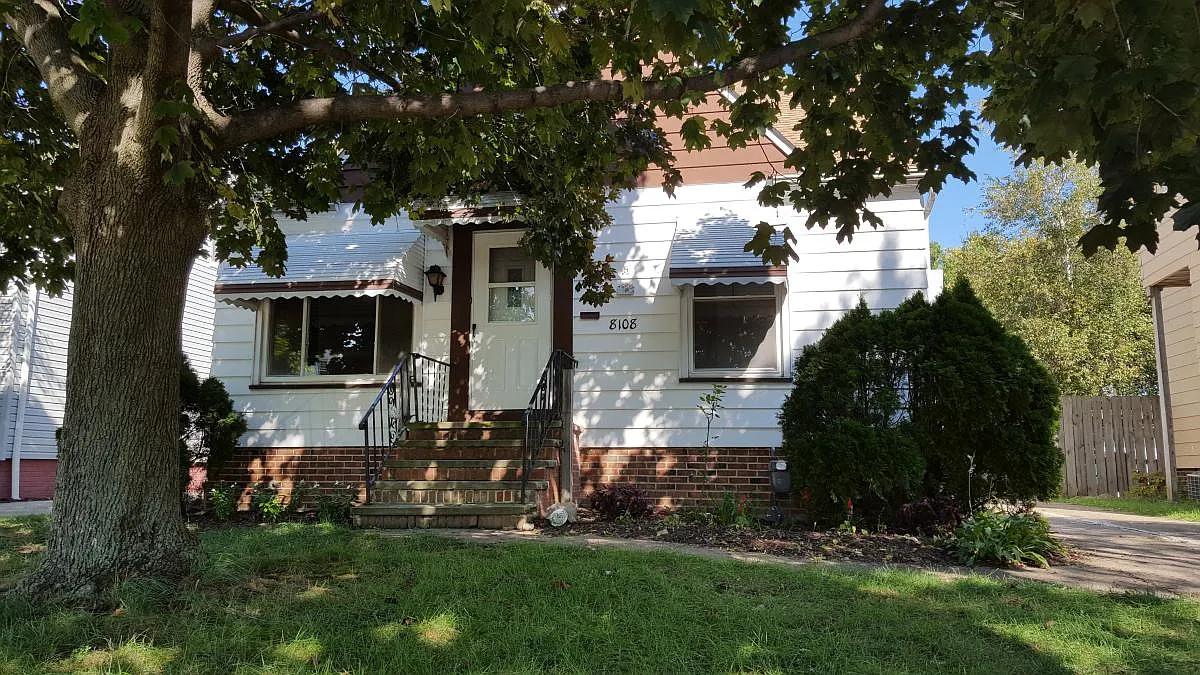 8108 Fernhill Ave photo 1