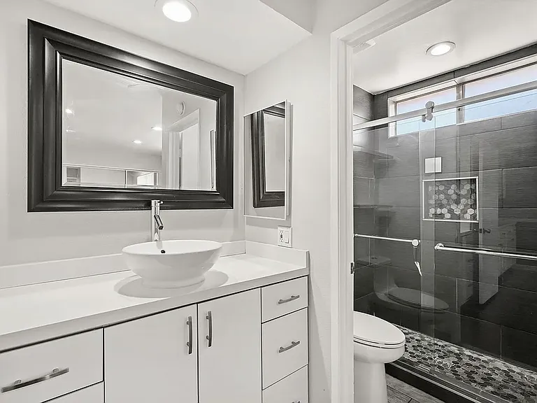 5500 Lindley Ave #209 — Photo 14
