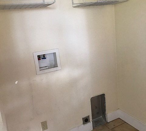 4th image of 550 W 1 N