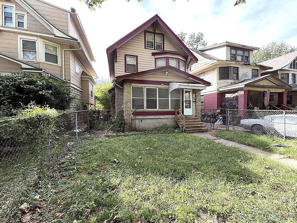 1st image of 3249 E 28th St