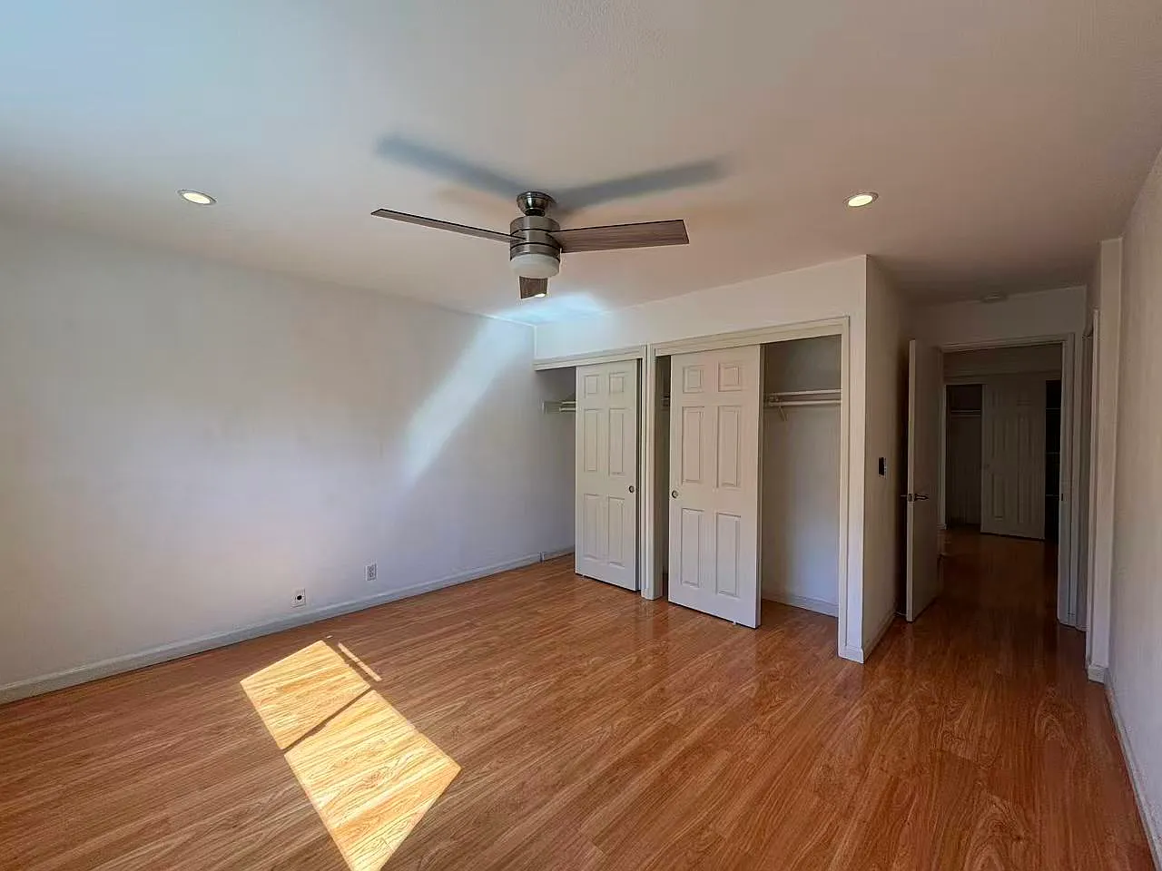 2 bed, 890 sqft, $2,325 — Photo 4