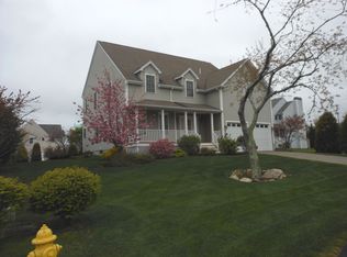 16 Southern View Dr, Narragansett, RI 02882