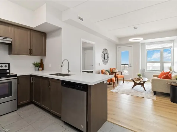 640 Sauve St #421, Milton, ON L9T 9A7