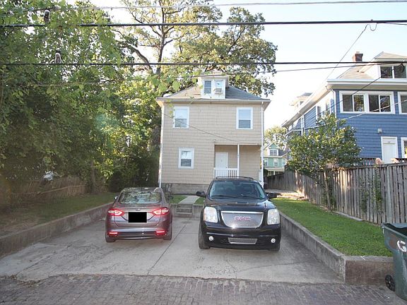 4th image of 141 E Oakland Ave