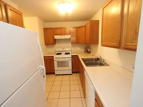 4th image of 711 Carlisle Dr