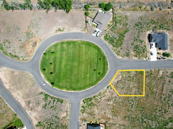 207 Little Lake Rd, Maupin, OR 97037