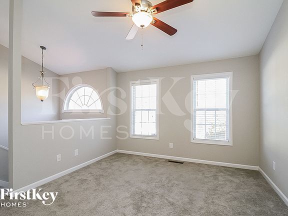 4th image of 950 Buckhorn Ct