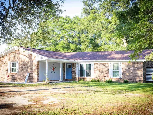 6036 Oakwood Dr, Milton, FL 32570
