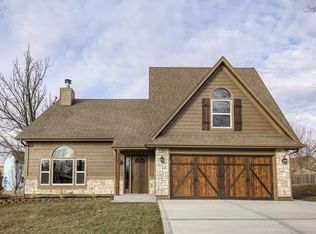 616 Town Center Dr, Raymore, MO 64083