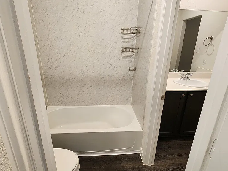 3904 Oak Creek Cir — Photo 18
