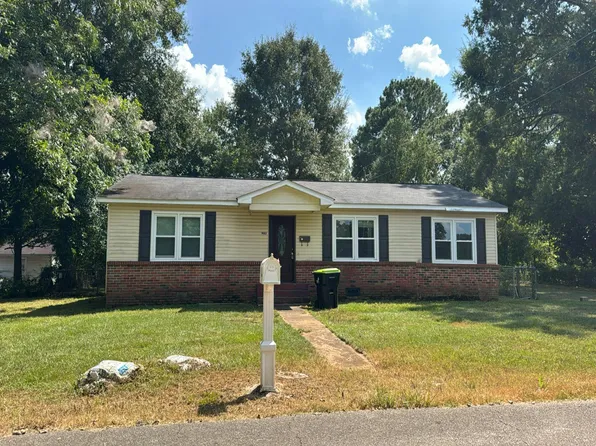 903 W 5th St, Sylacauga, AL 35150
