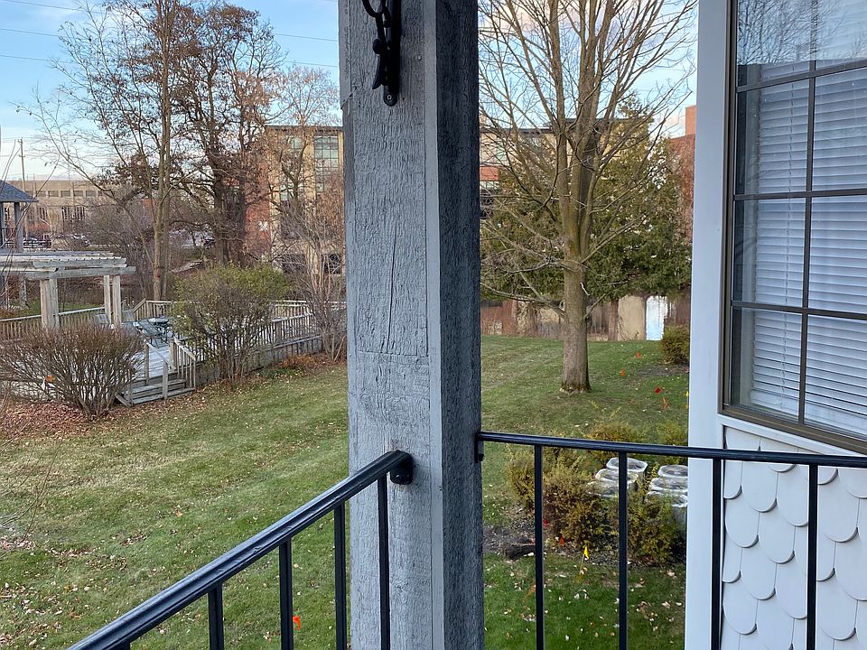 1st image of 621 Riverine Dr APT 202