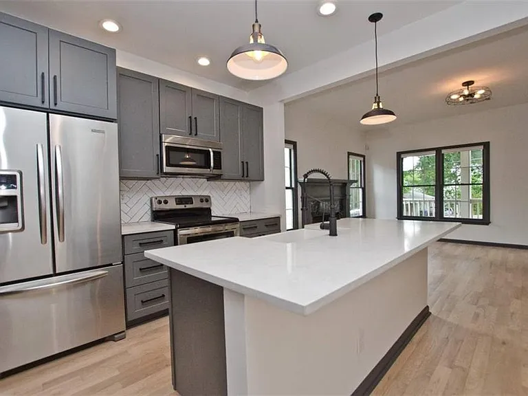 931 Fern Ave SE — Photo 6