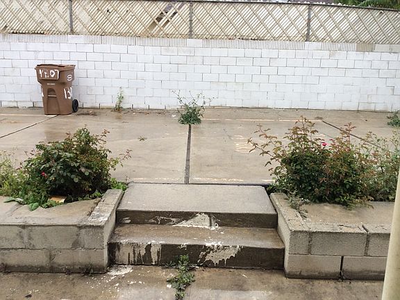 4th image of 1307 W 111th St