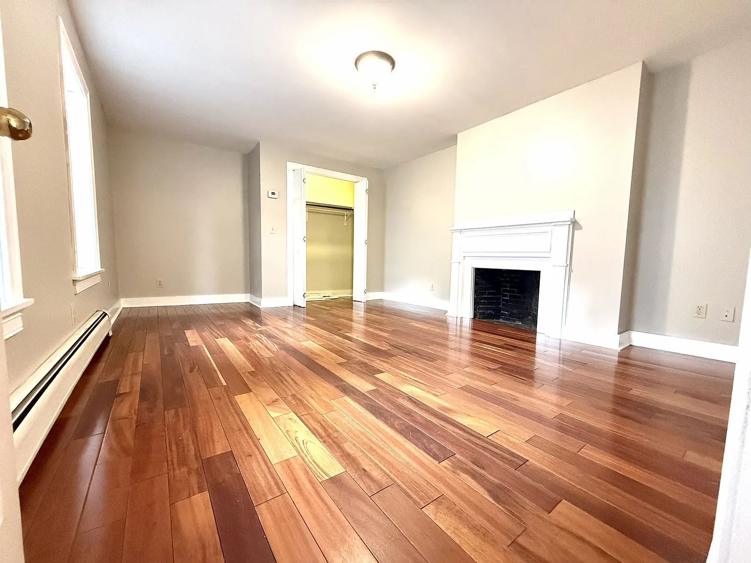 2 bed, 1034 sqft, $1,600 — Photo 2
