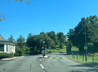 18389 Eagle Point Sq, Leesburg, VA 20176