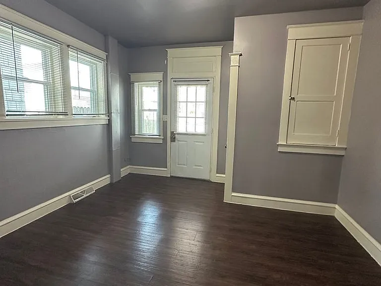 84 E Franklin St — Photo 14