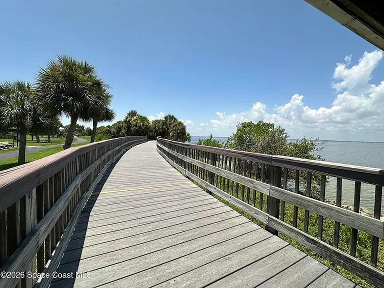 616 Manatee Bay Dr — Photo 42