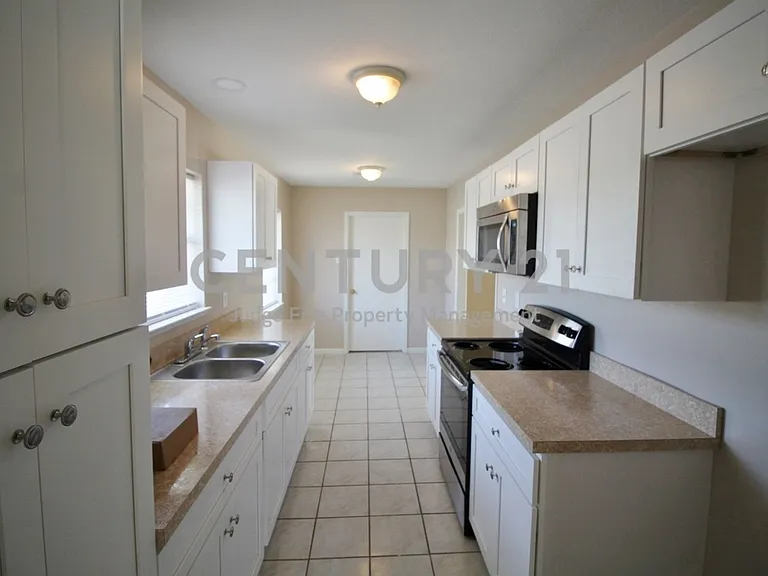 821 Rea Ave — Photo 18