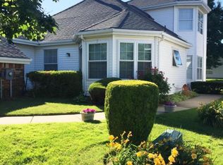 215 Peach Tree Pl, Freehold, NJ 07728