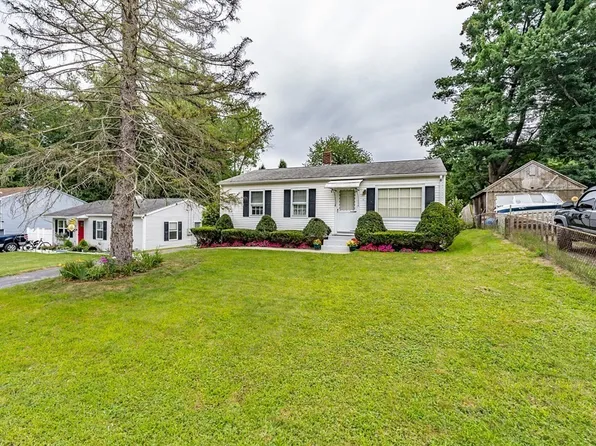 25 Shelby St, Springfield, MA 01109