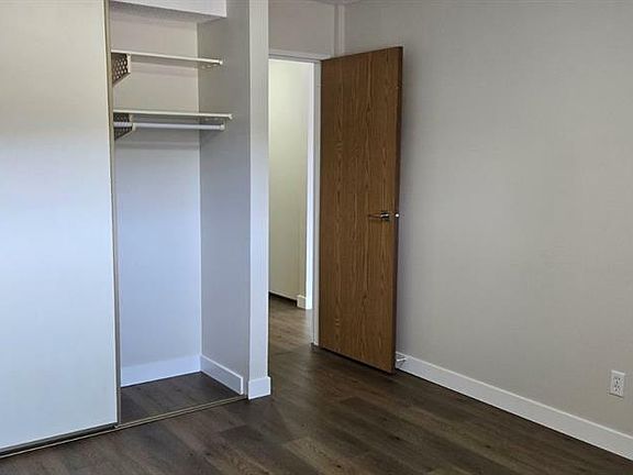5th image of 1140 9th Ave NE #206