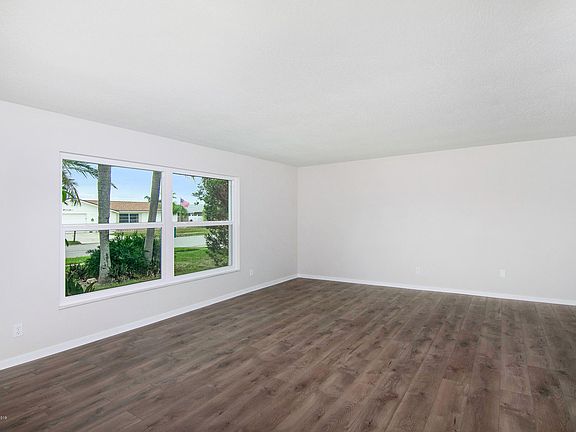 5th image of 455 Diana Blvd